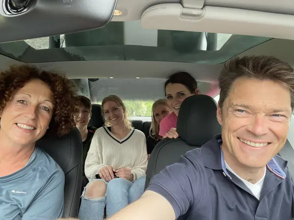 Praxisteam unterwegs im Kleinbus